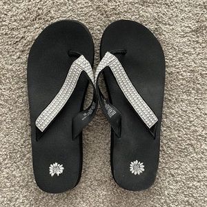 Yellow box flip flops with pearl and sparkle!